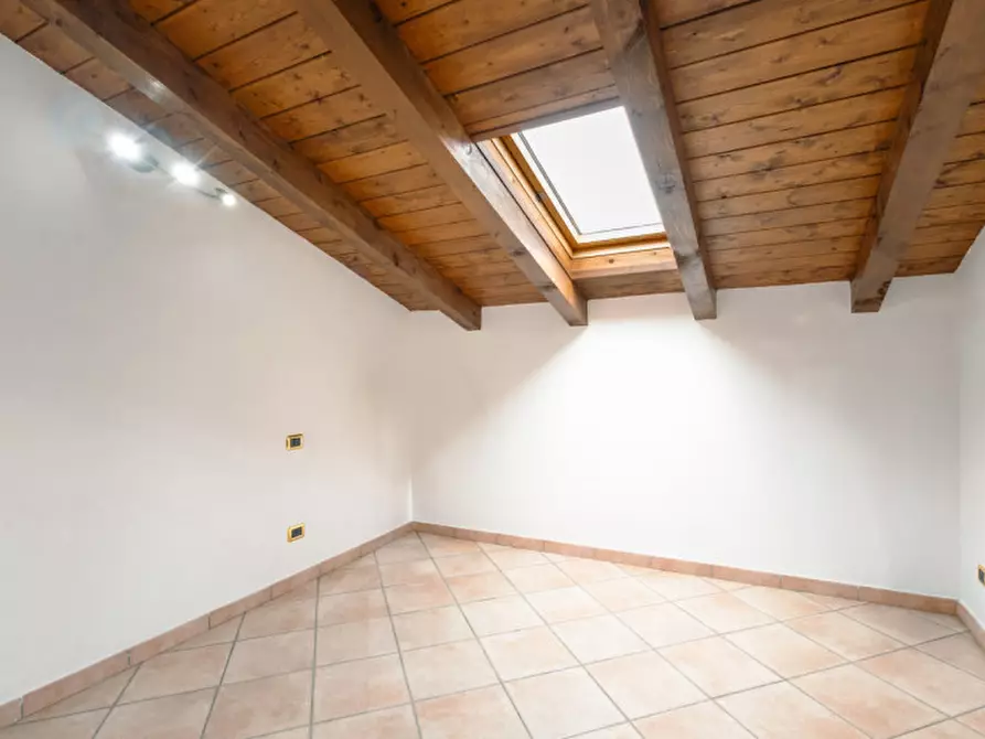 Immagine 23 di Villetta a schiera in vendita  in via canova 18 a Invorio