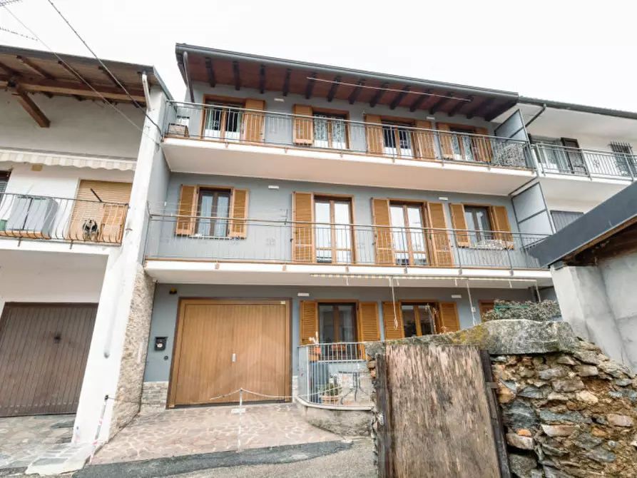 Immagine 26 di Villetta a schiera in vendita  in via canova 18 a Invorio