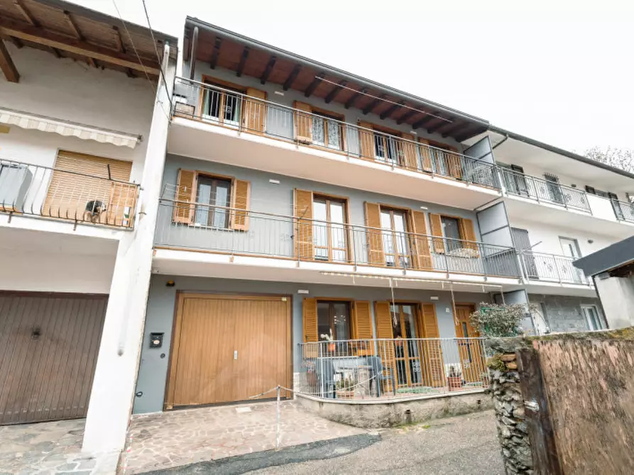 Immagine 28 di Villetta a schiera in vendita  in via canova 18 a Invorio