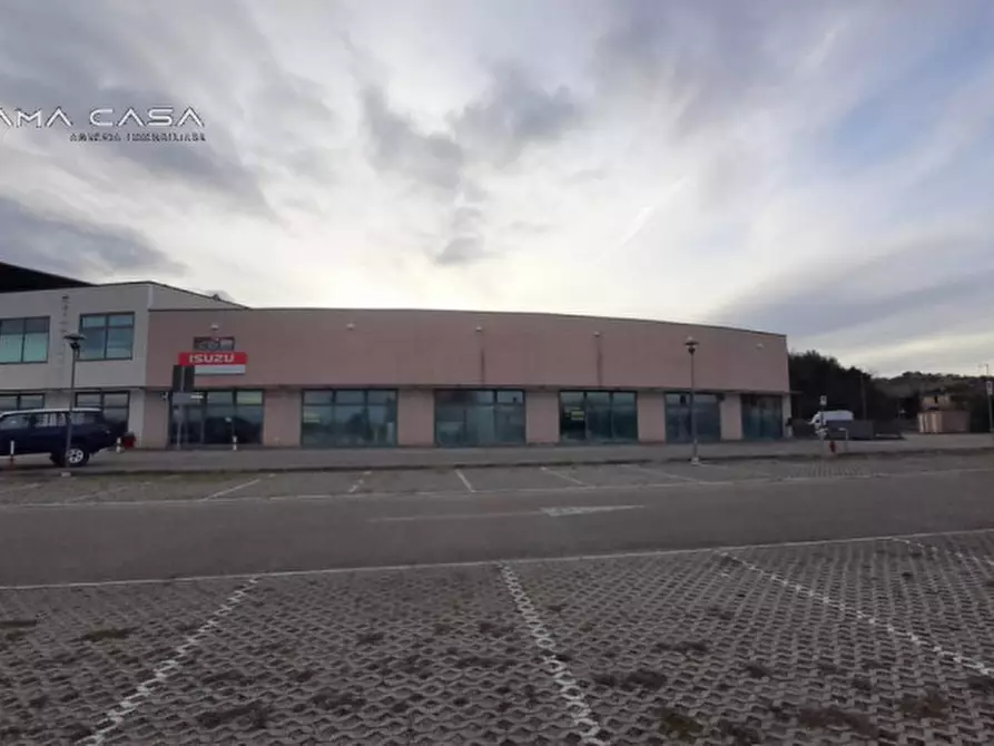 Immagine 1 di Negozio in vendita  in Via 1° Maggio a Montelabbate