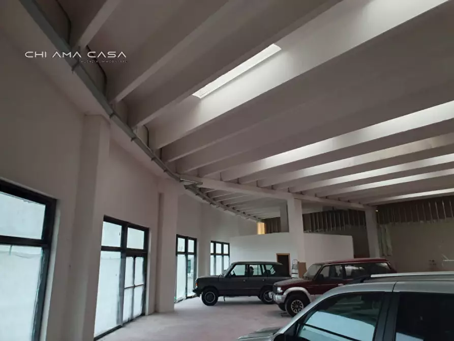 Immagine 5 di Negozio in vendita  in Via 1° Maggio a Montelabbate