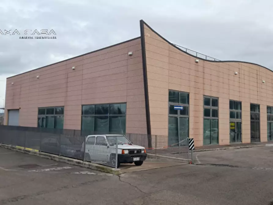 Immagine 7 di Negozio in vendita  in Via 1° Maggio a Montelabbate