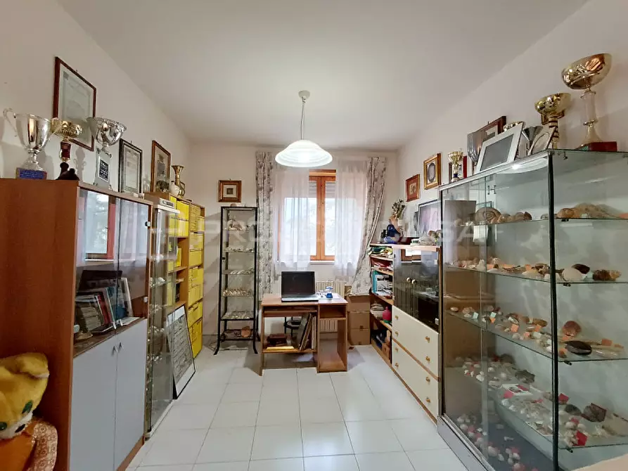 Immagine 9 di Appartamento in vendita  in Via Ventiquattro Maggio 130 a Maglie
