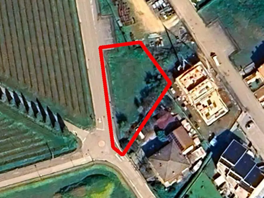 Immagine 2 di Terreno in vendita  in Via Risorgimento, 36040 Sarego VI, Italia a Sarego