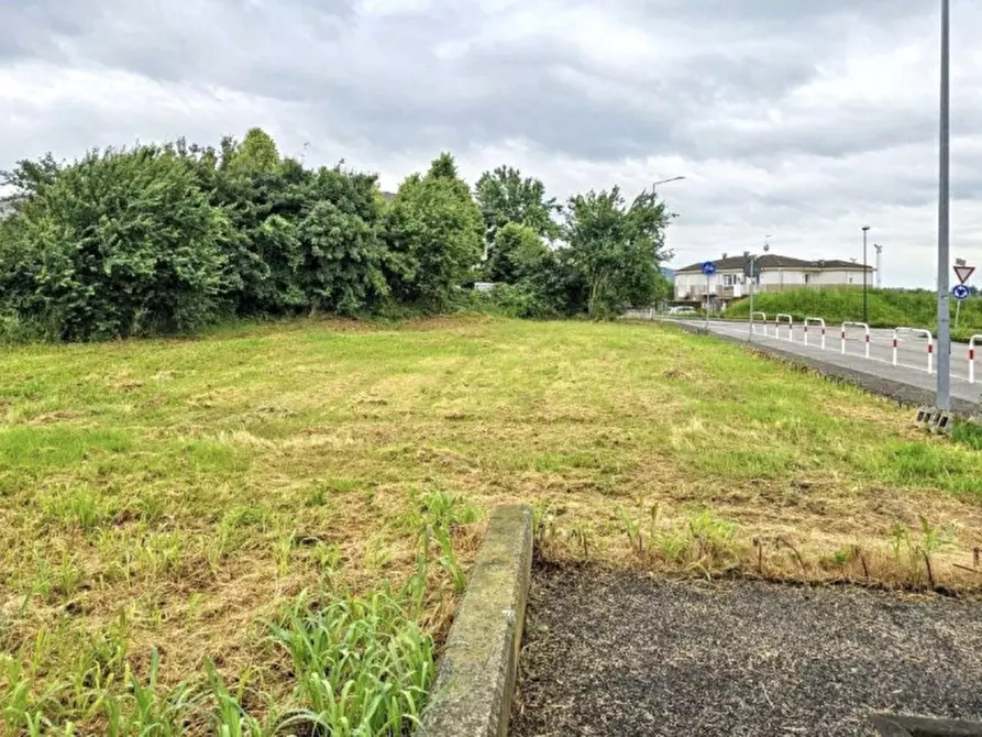 Immagine 4 di Terreno in vendita  in Via Risorgimento, 36040 Sarego VI, Italia a Sarego