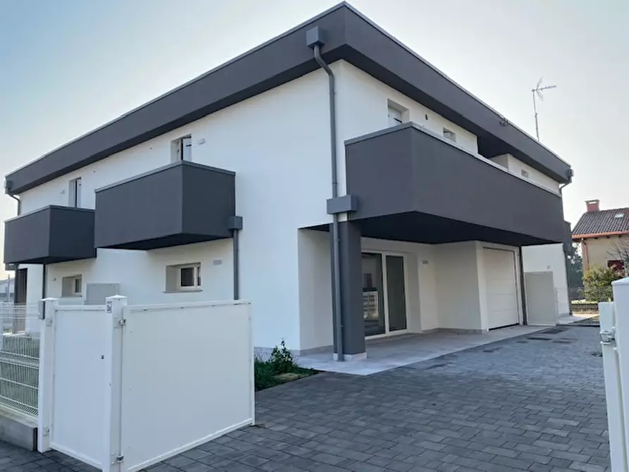 Immagine 2 di Casa trifamiliare in vendita  in via roma a Sant'angelo Di Piove Di Sacco