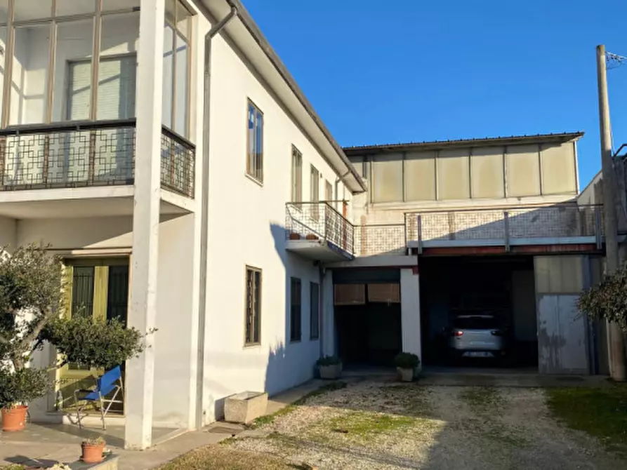 Immagine 1 di Capannone industriale in vendita  in Via Roma a Arzergrande