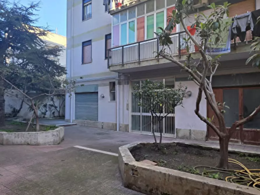 Immagine 28 di Appartamento in vendita  in Piazza Roma,13 a Milazzo