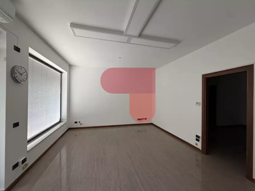 Immagine 2 di Ufficio in vendita  a Arzignano