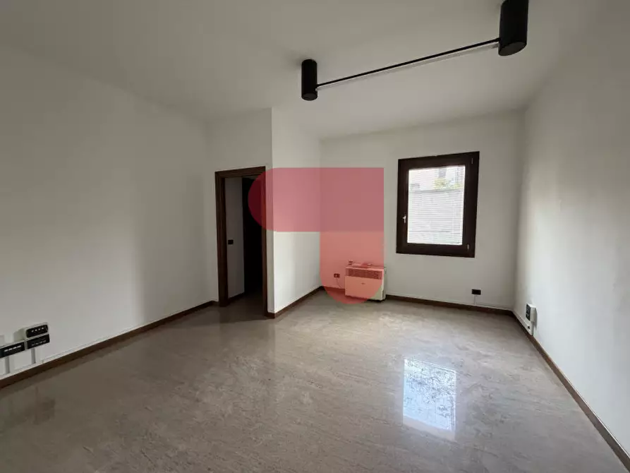 Immagine 3 di Ufficio in vendita  a Arzignano