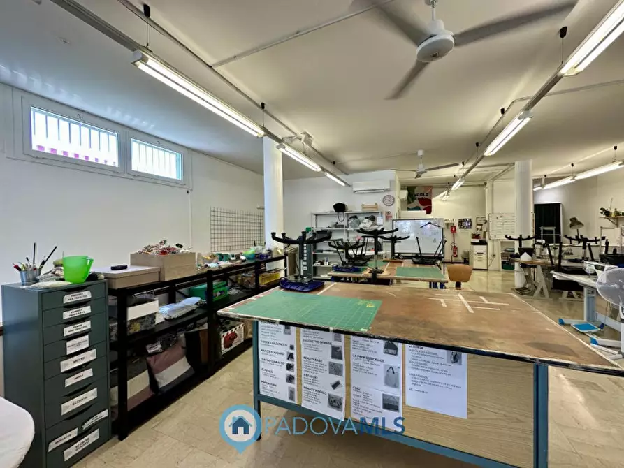 Immagine 6 di Attività commerciale in vendita  in Via Pontevigodarzere a Padova