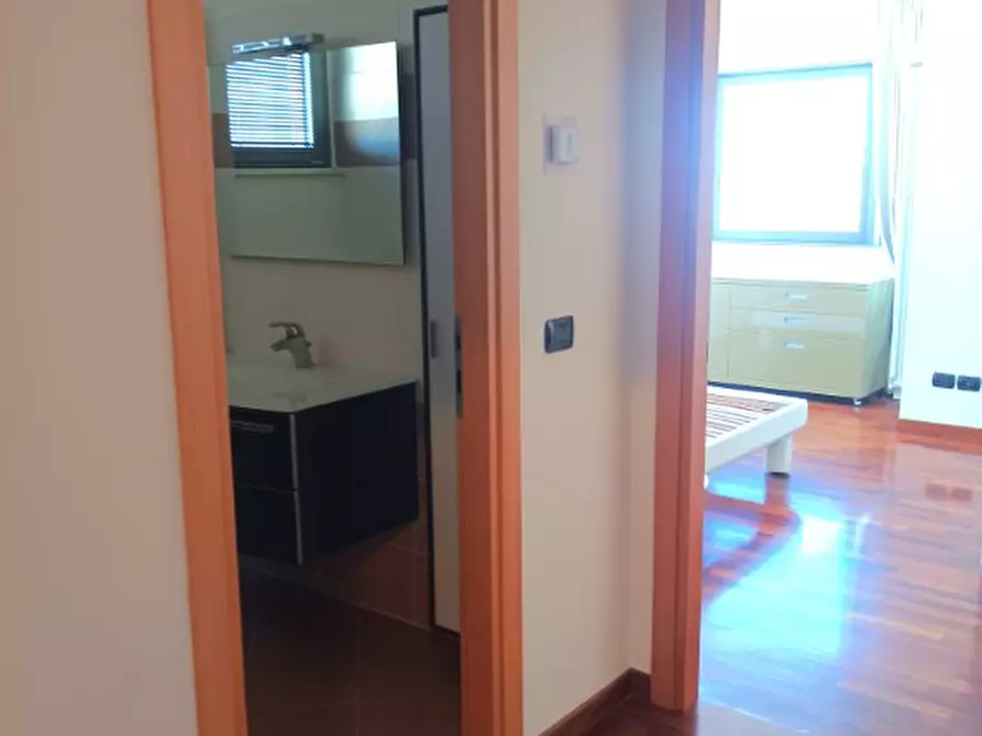 Immagine 22 di Appartamento in vendita  in P.ZZA D'ANGELOSANTE a Pescara