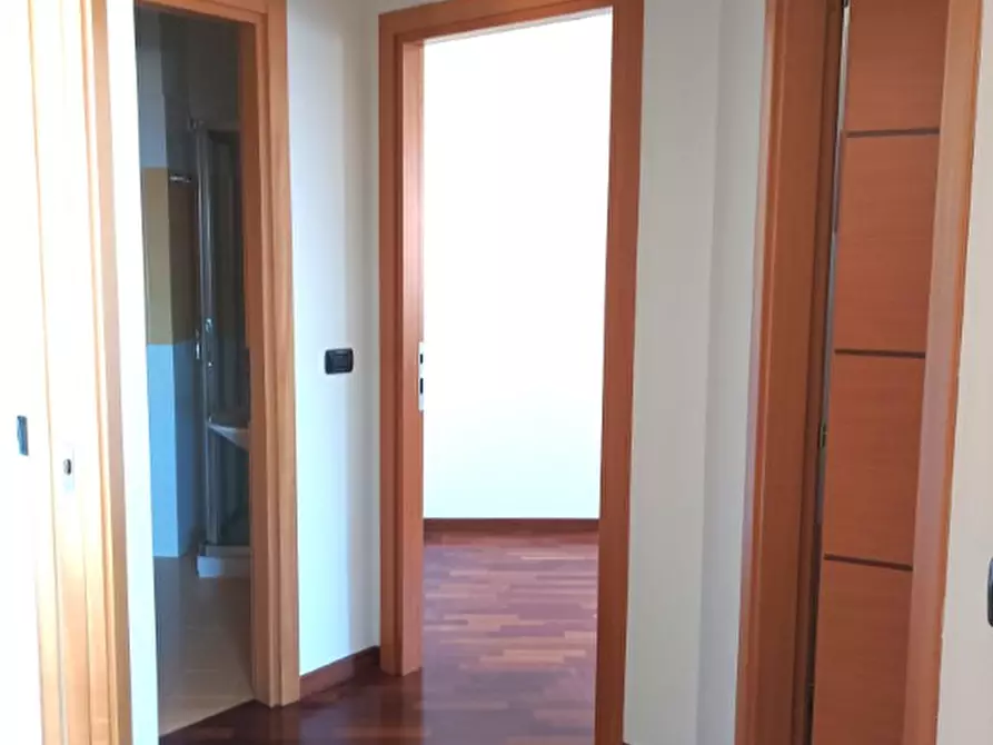 Immagine 24 di Appartamento in vendita  in P.ZZA D'ANGELOSANTE a Pescara