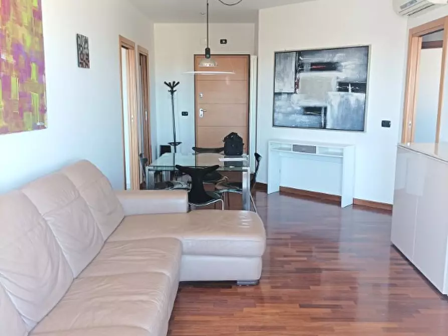 Immagine 37 di Appartamento in vendita  in P.ZZA D'ANGELOSANTE a Pescara