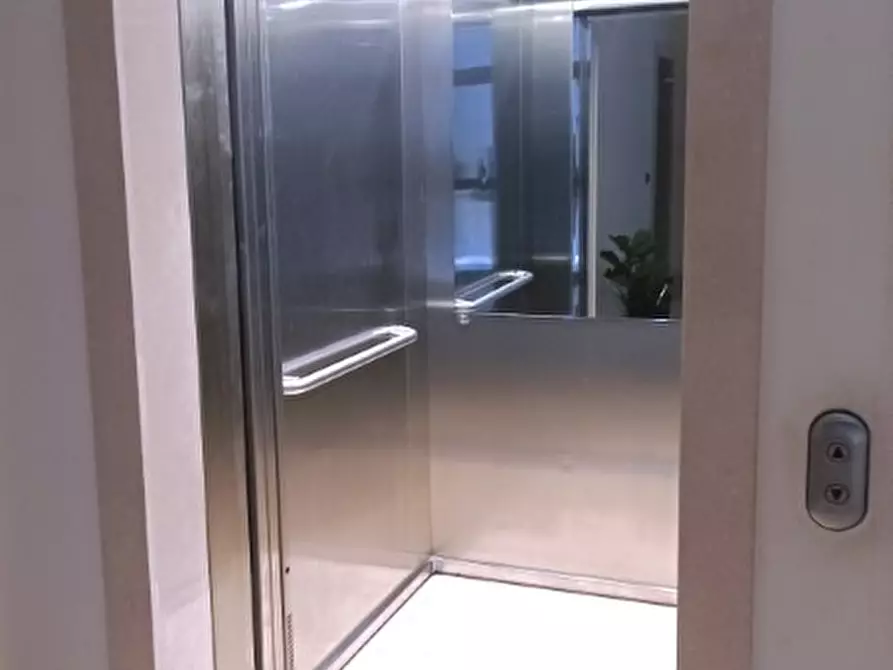 Immagine 43 di Appartamento in vendita  in P.ZZA D'ANGELOSANTE a Pescara