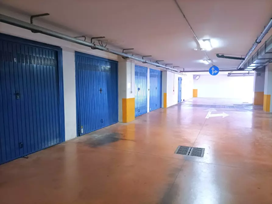 Immagine 44 di Appartamento in vendita  in P.ZZA D'ANGELOSANTE a Pescara