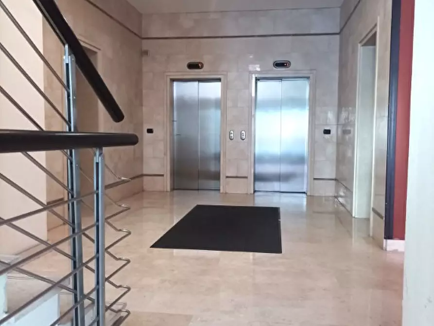 Immagine 47 di Appartamento in vendita  in P.ZZA D'ANGELOSANTE a Pescara