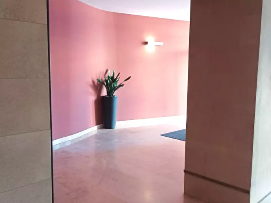 Immagine 49 di Appartamento in vendita  in P.ZZA D'ANGELOSANTE a Pescara