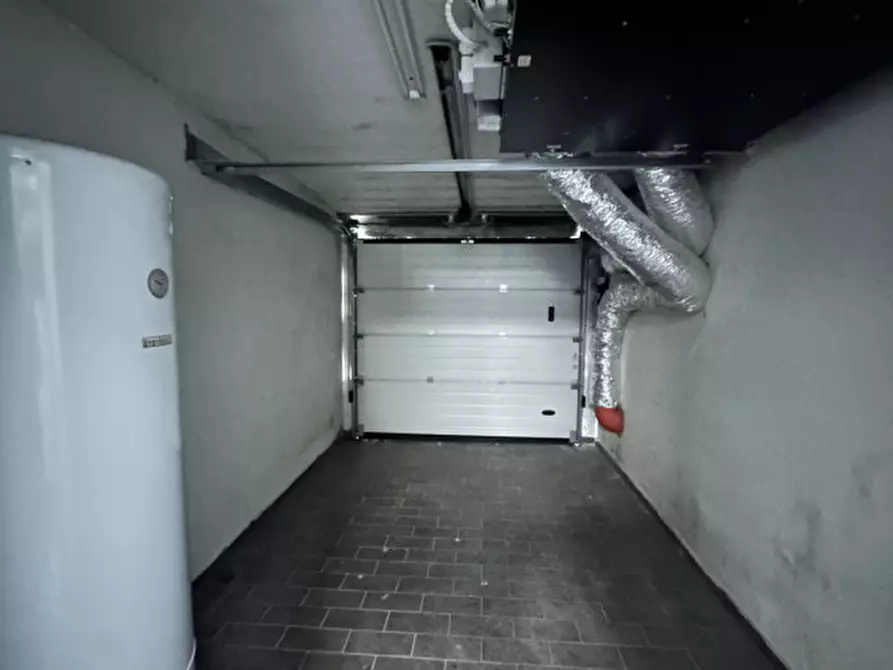 Immagine 12 di Negozio in affitto  in CORSO DEL POPOLO 139 a Venezia