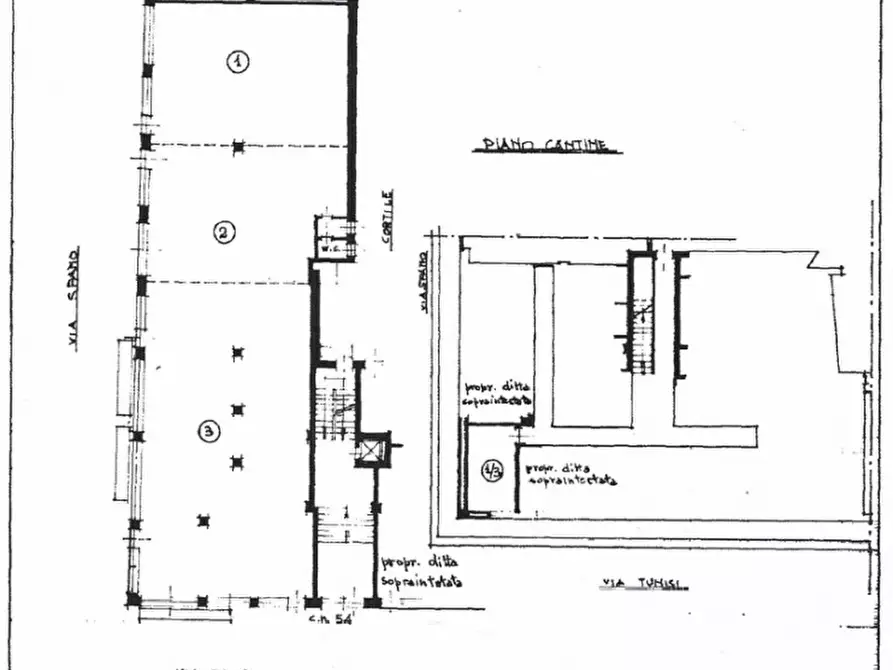 Immagine 31 di Negozio in vendita  in Via Tunisi 54 a Torino