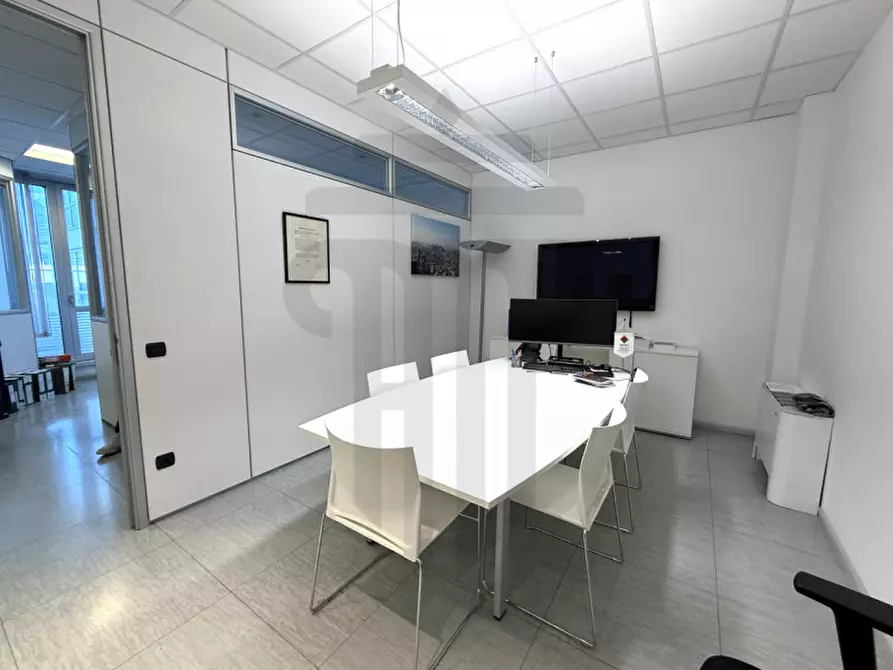 Immagine 1 di Ufficio in vendita  in Via Maso della Pieve - Pfarrhofstraße 4 a Bolzano