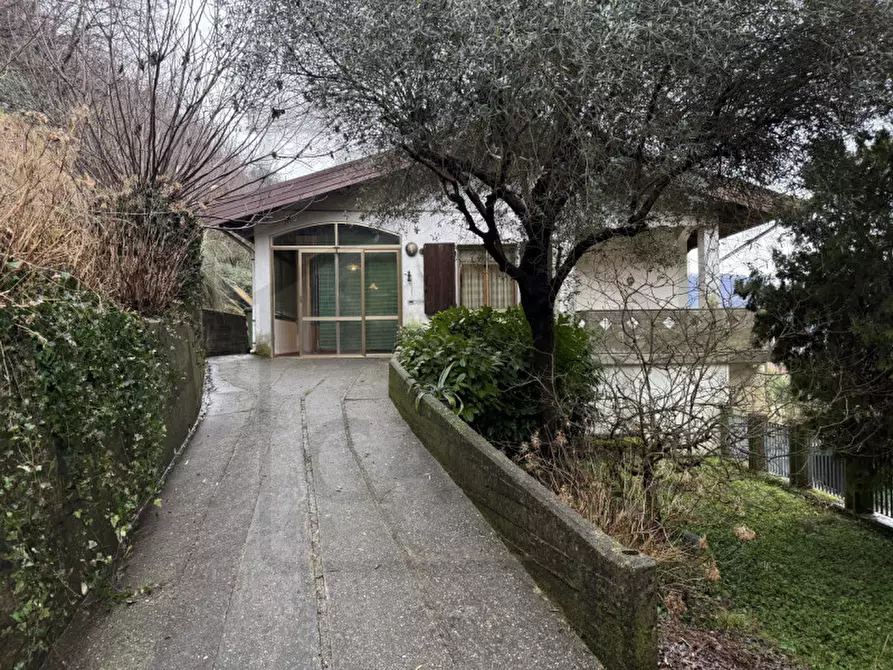 Immagine 10 di Casa bifamiliare in vendita  in Via Antonio Canova a Galzignano Terme