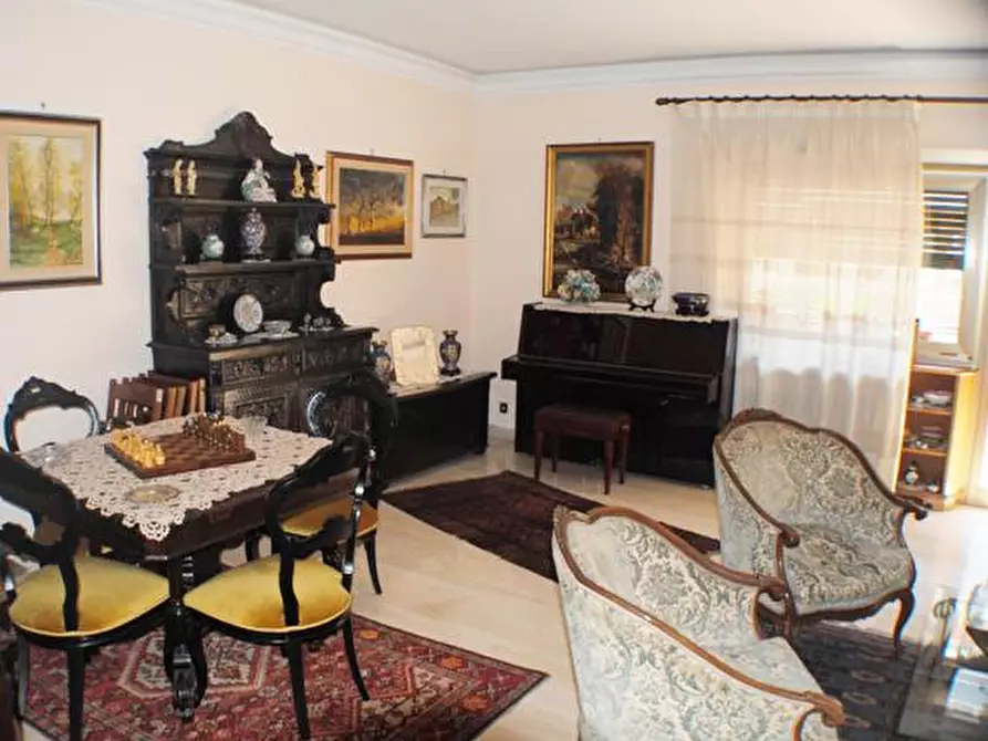 Immagine 3 di Appartamento in vendita  in Via Mario Fioretti a Roma