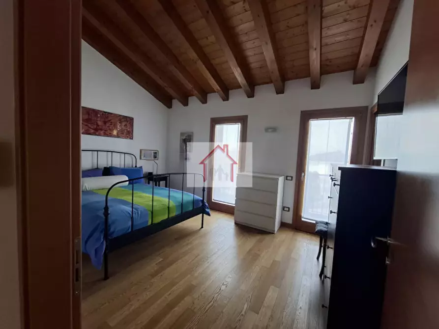 Immagine 3 di Casa bifamiliare in vendita  in Via Povegliano a Povegliano