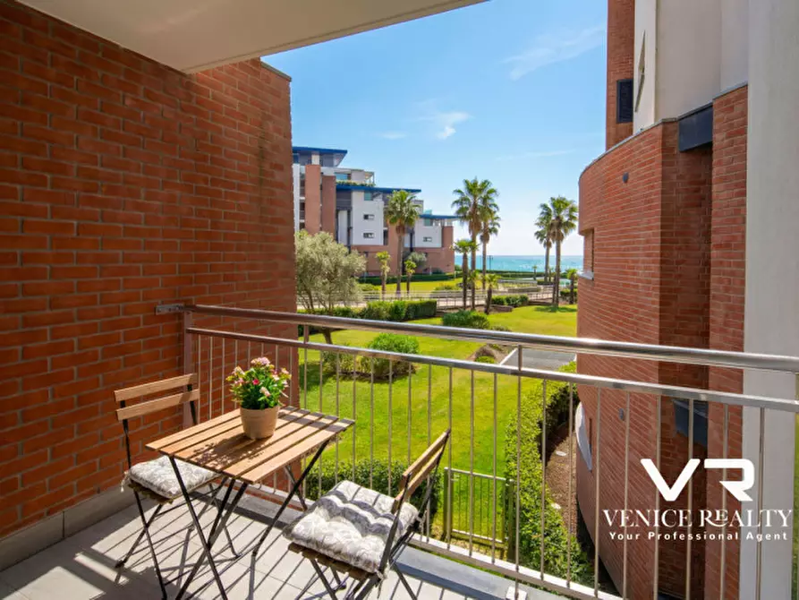 Immagine 1 di Appartamento in vendita  in via carmen frova a Jesolo