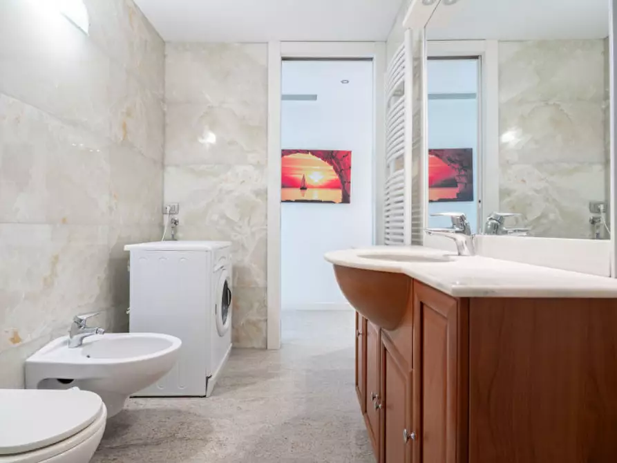 Immagine 28 di Appartamento in vendita  in via carmen frova a Jesolo