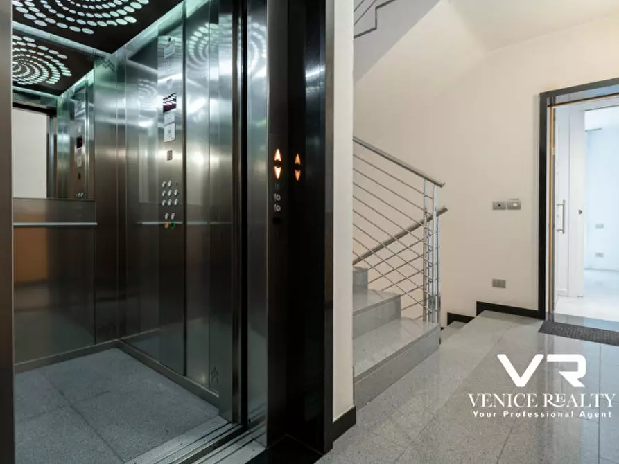 Immagine 29 di Appartamento in vendita  in via carmen frova a Jesolo