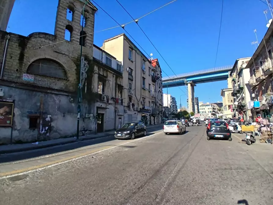 Immagine 1 di Garage in vendita  in Adiacenze Piazza Ottocalli a Napoli