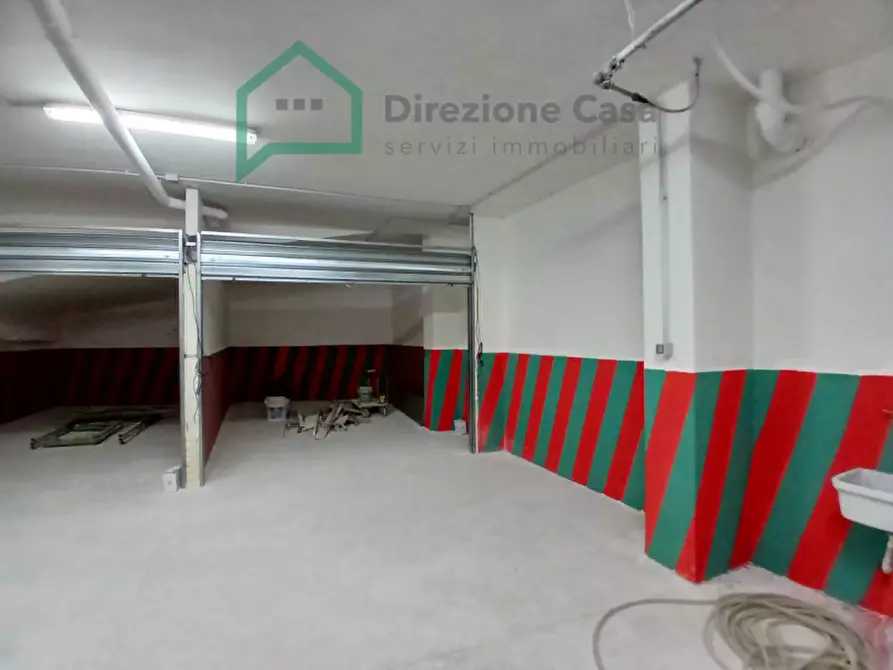 Immagine 7 di Garage in vendita  in Adiacenze Piazza Ottocalli a Napoli