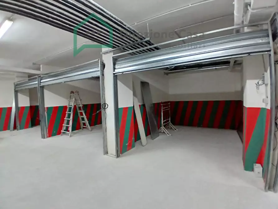 Immagine 8 di Garage in vendita  in Adiacenze Piazza Ottocalli a Napoli