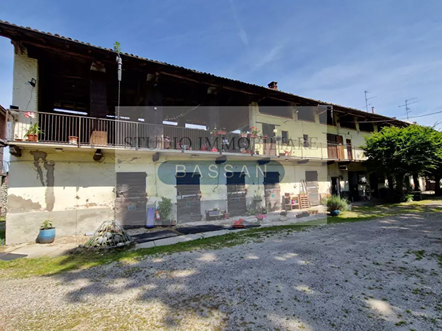 Immagine 5 di Bed & Breakfast in vendita  in Via Giuseppe Verdi 13 a Casorate Sempione