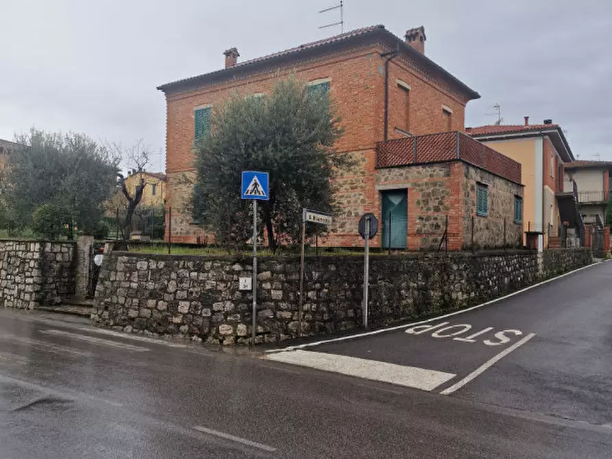 Immagine 2 di Casa indipendente in vendita  a Torrita Di Siena