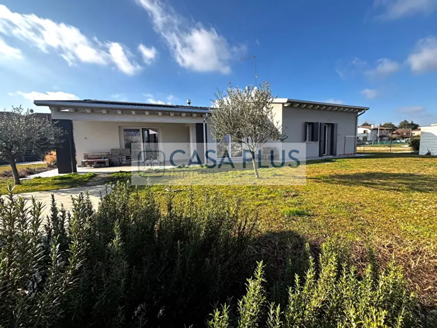 Immagine 1 di Casa indipendente in vendita  a Tombolo