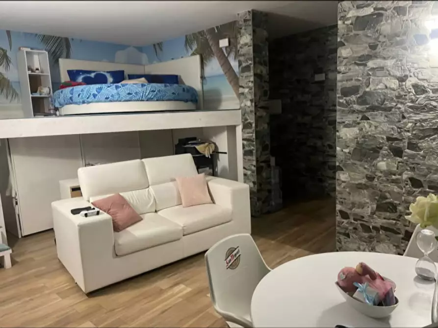 Immagine 1 di Appartamento in vendita  in via saline a Silvi