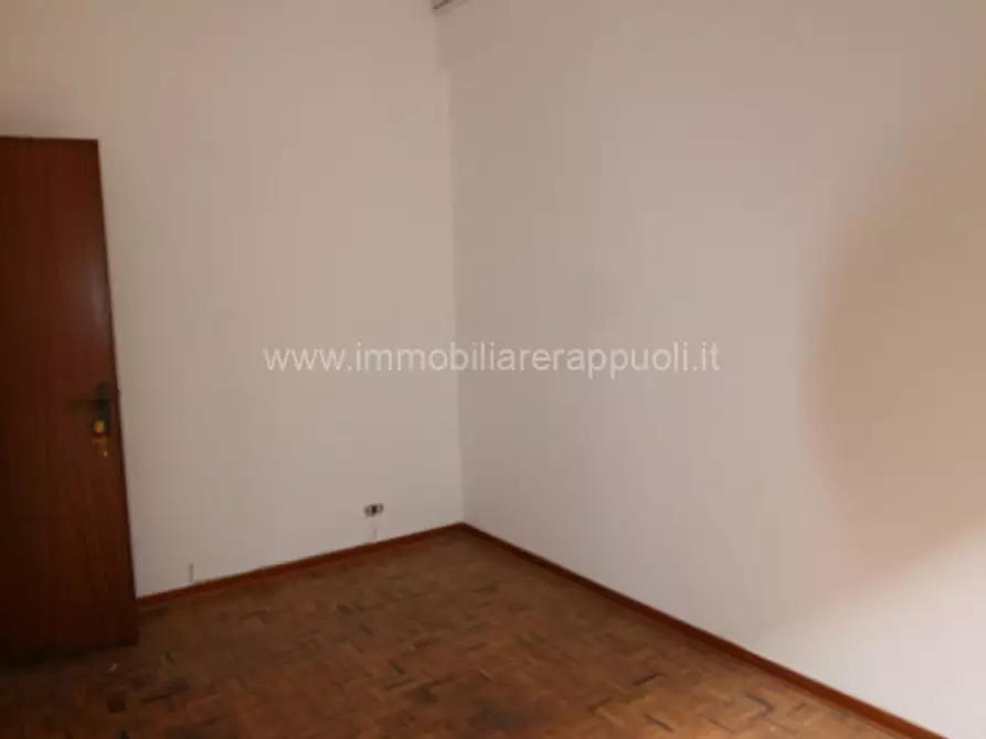 Immagine 9 di Appartamento in vendita  a Montepulciano