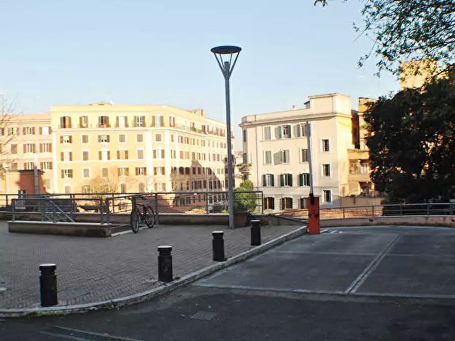 Immagine 1 di Posto auto in affitto  in Via Gaetano Sacchi a Roma