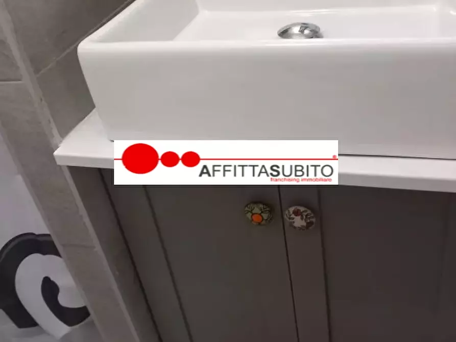 Immagine 3 di Appartamento in affitto  in via loffredi 3 a Napoli