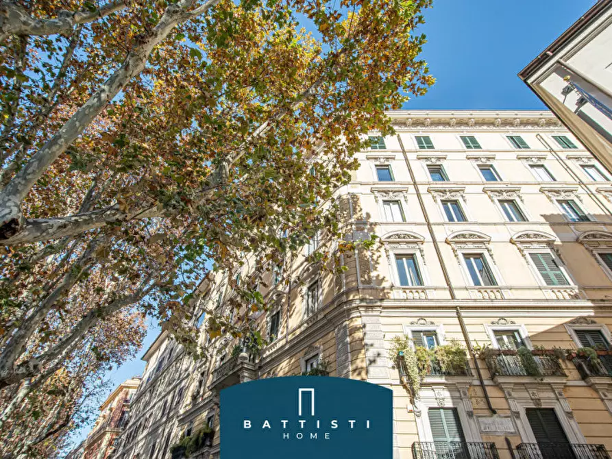 Immagine 1 di Appartamento in vendita  in Passeggiata di Ripetta a Roma