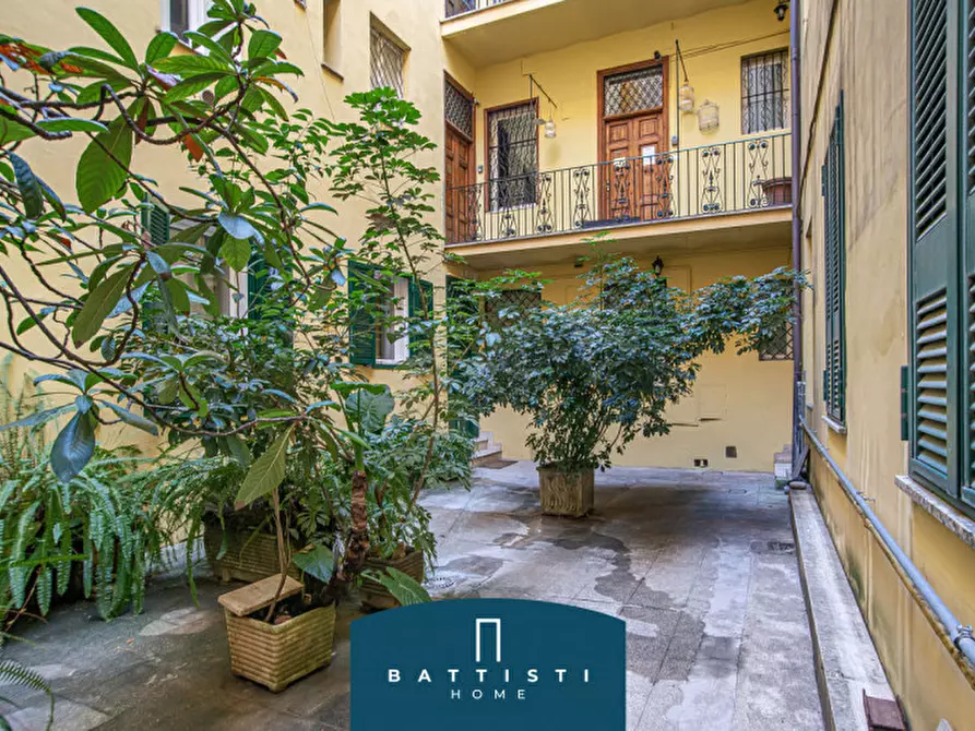 Immagine 2 di Appartamento in vendita  in Passeggiata di Ripetta a Roma