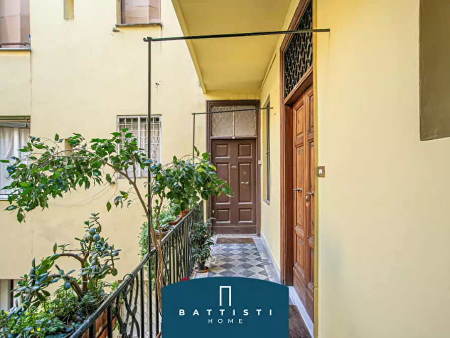 Immagine 3 di Appartamento in vendita  in Passeggiata di Ripetta a Roma