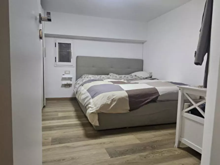 Immagine 3 di Appartamento in vendita  in Via Amalfi a Savona