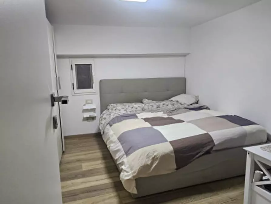 Immagine 4 di Appartamento in vendita  in Via Amalfi a Savona