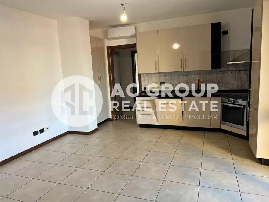 Immagine 1 di Appartamento in vendita  in Via C. Torres a Saronno