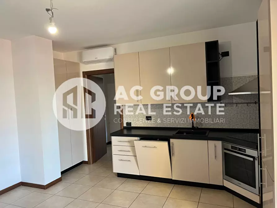 Immagine 2 di Appartamento in vendita  in Via C. Torres a Saronno