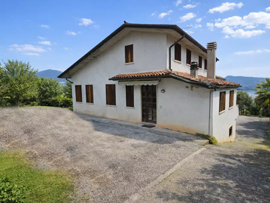 Immagine 1 di Casa bifamiliare in vendita  in Via Gazzo a Brogliano