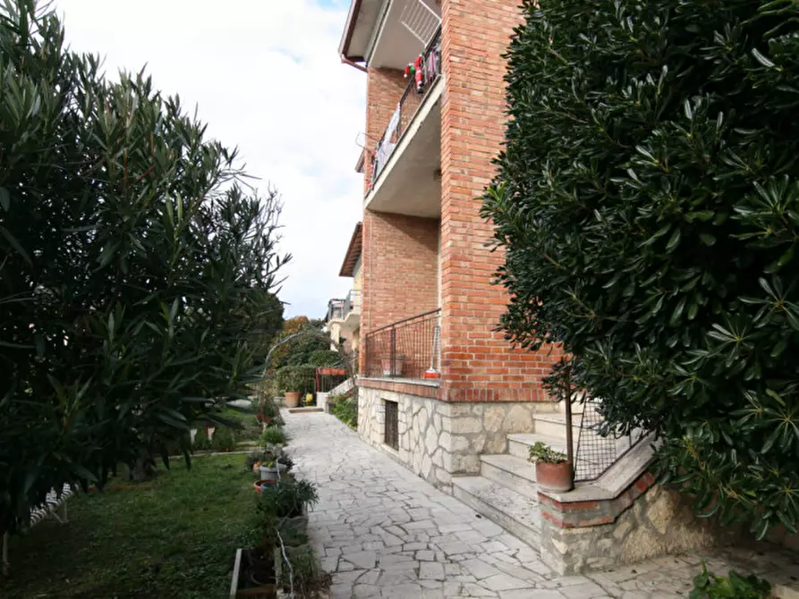 Immagine 16 di Appartamento in vendita  a Sinalunga